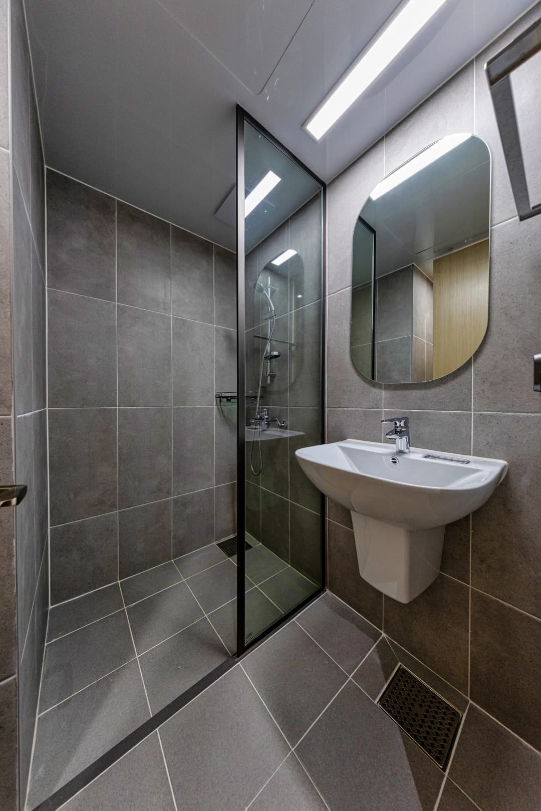 기숙사에서
개운하게 샤워 🚿